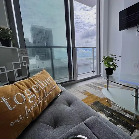 Ocean View Entire Condo In Downtown With Pool And Gym
